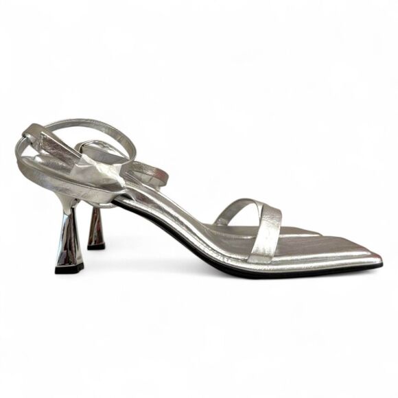 SMASH Silver Sandals Imani, New In Box! Size 11 - Picture 5 of 8